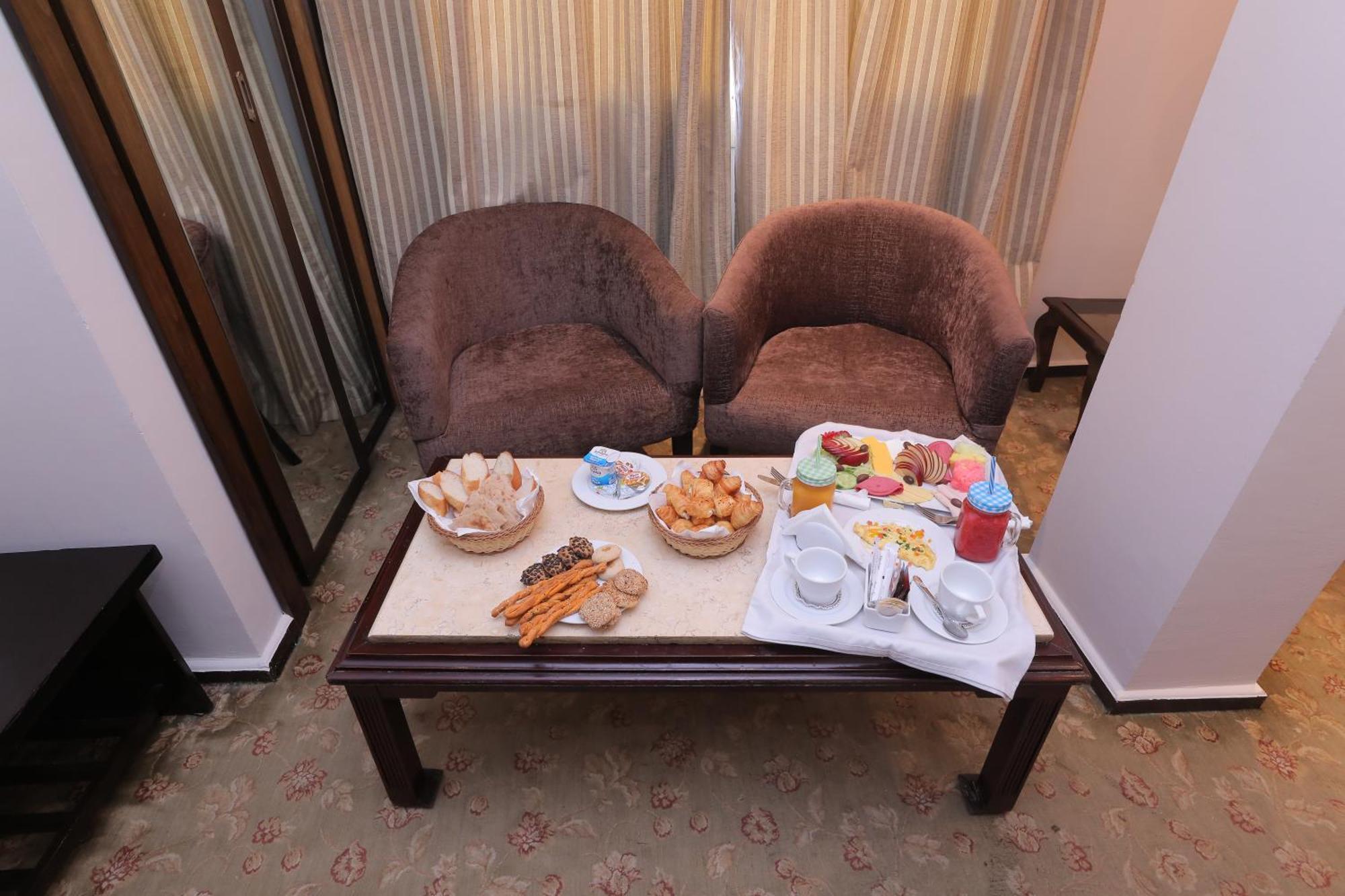 Aura Inn Hotel Cairo Giza Exterior photo